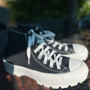 Black Converse size 8.